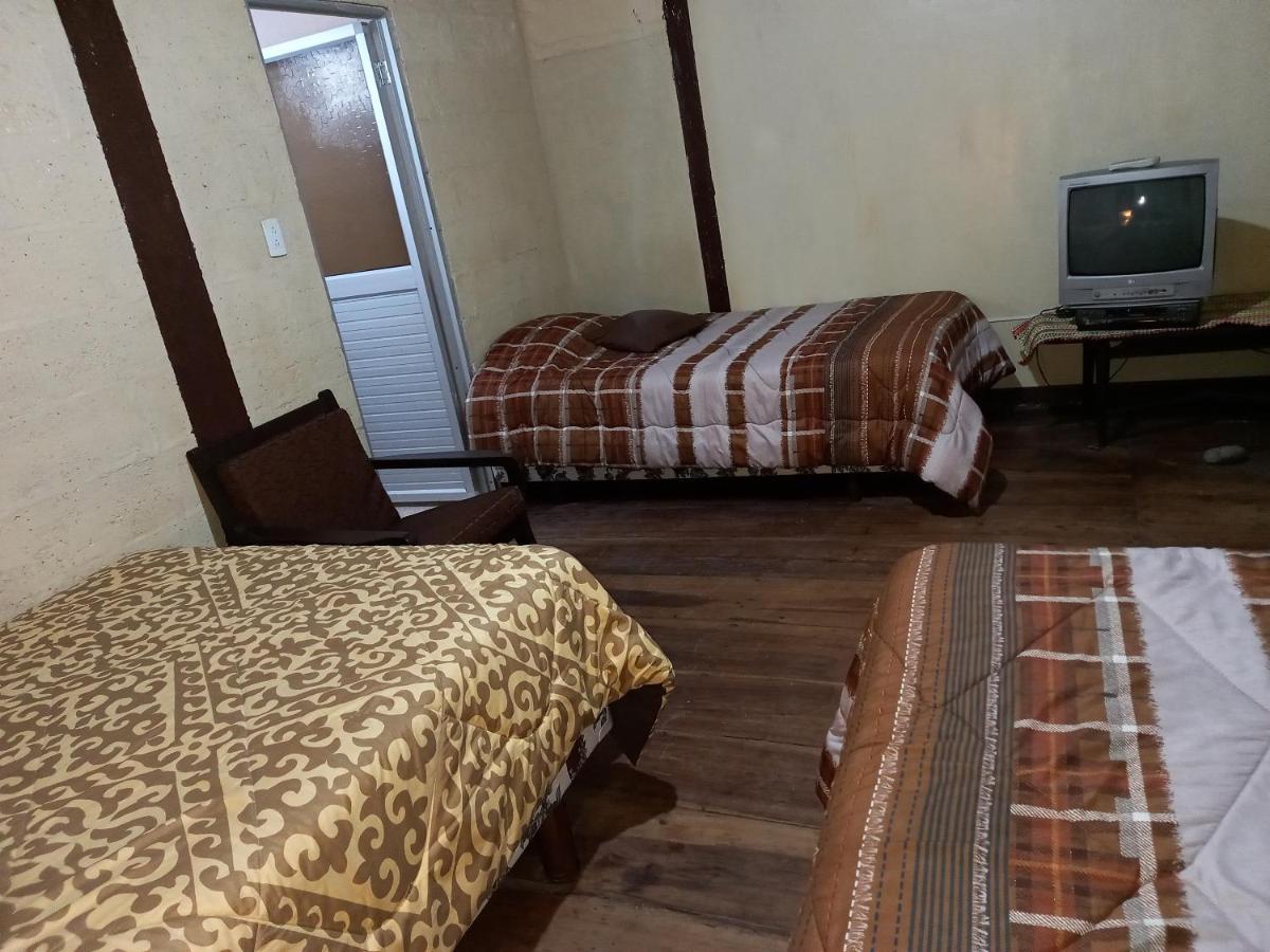 Montano Camping & Hostel Baños Eksteriør billede