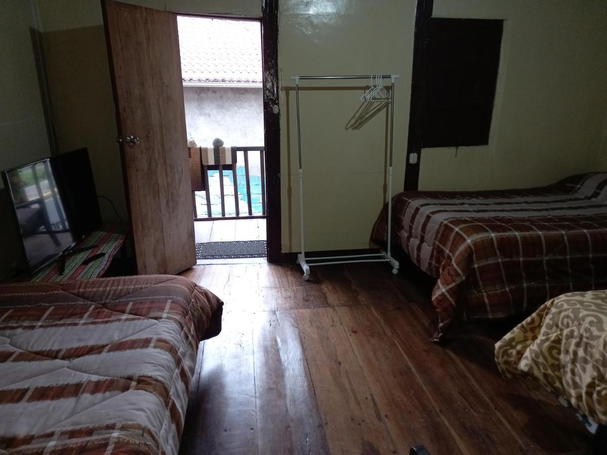 Montano Camping & Hostel Baños Eksteriør billede
