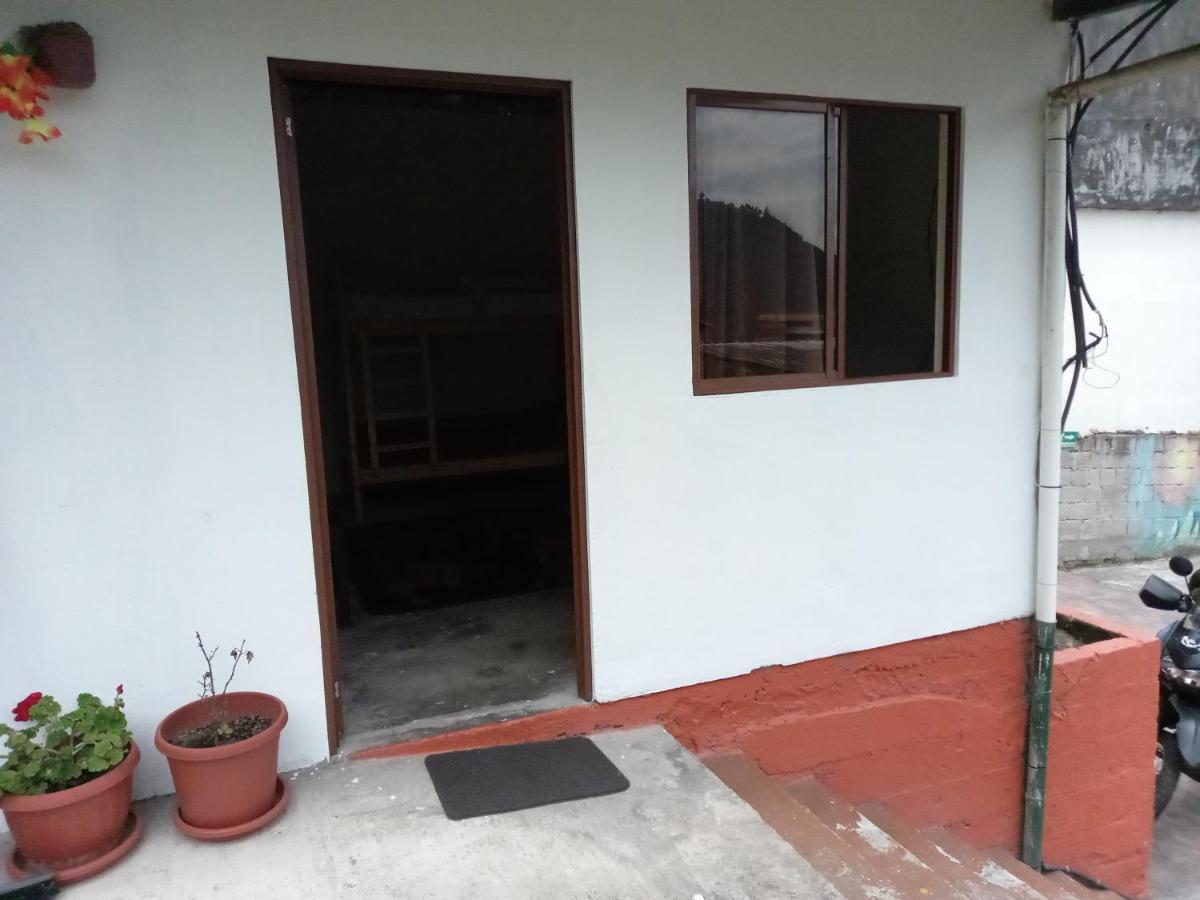 Montano Camping & Hostel Baños Eksteriør billede