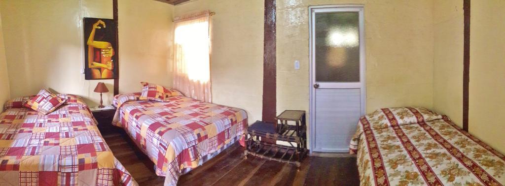 Montano Camping & Hostel Baños Eksteriør billede