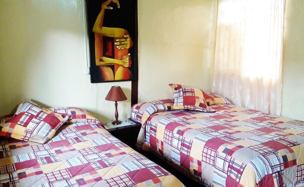 Montano Camping & Hostel Baños Eksteriør billede
