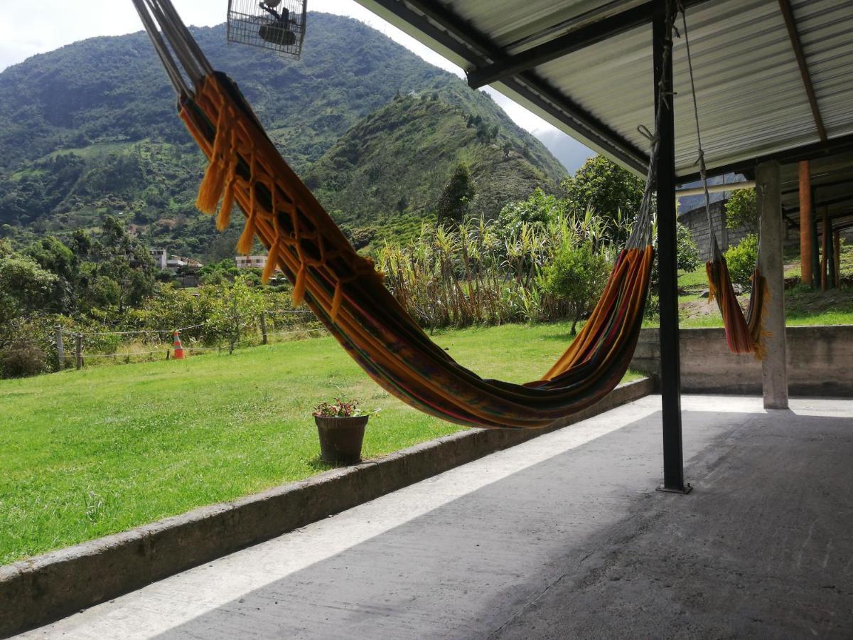 Montano Camping & Hostel Baños Eksteriør billede