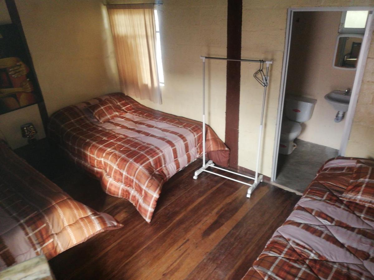 Montano Camping & Hostel Baños Eksteriør billede